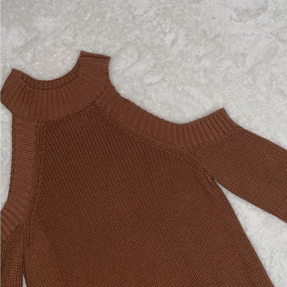 NWOT Abercrombie Cold Shoulder Sweater Dress - Picture 4 of 9
